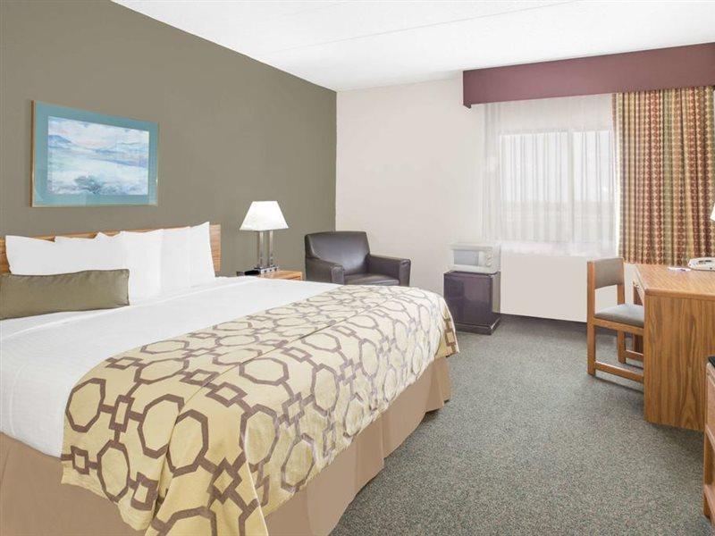 Baymont By Wyndham Janesville Exteriör bild