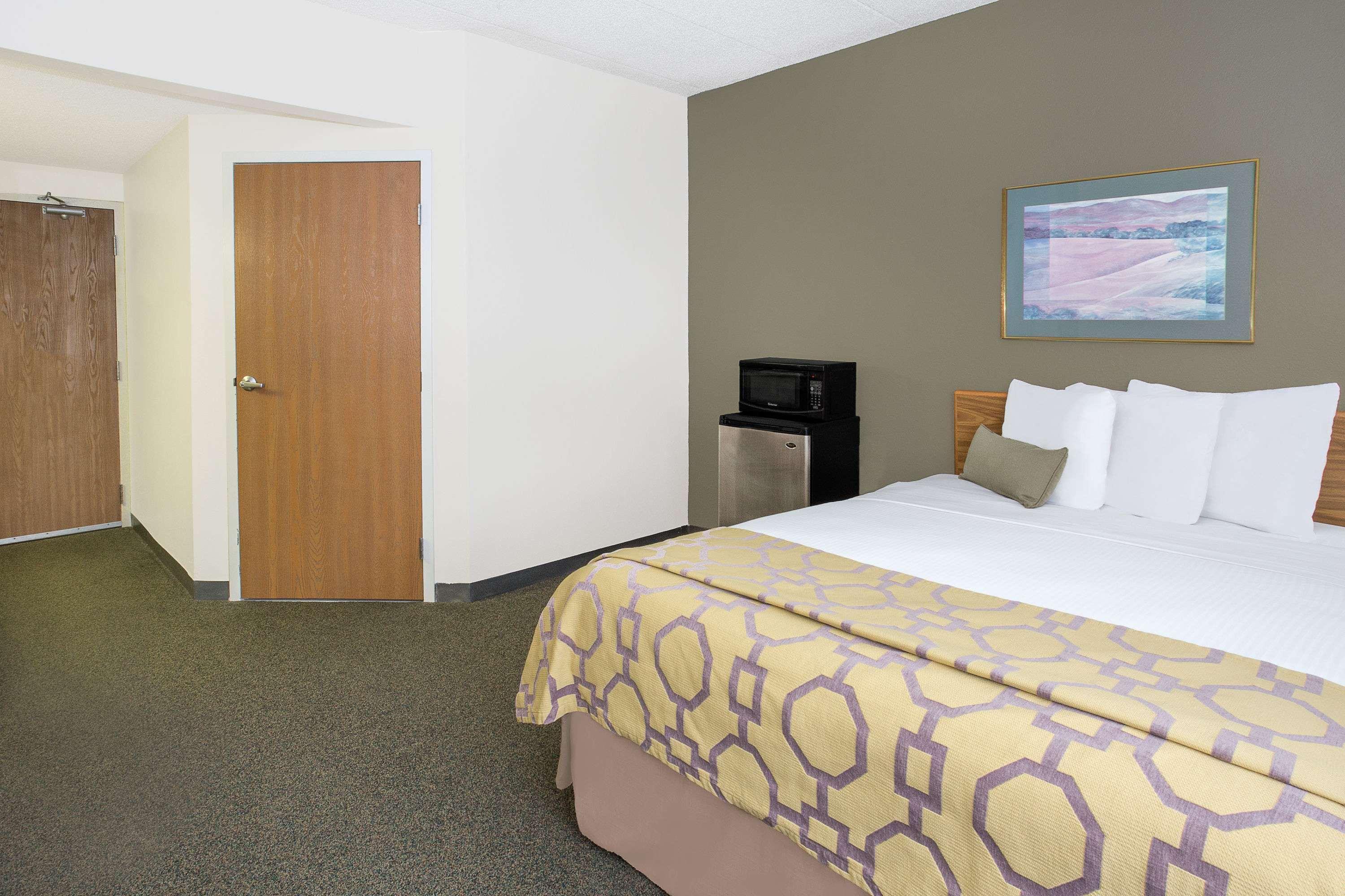 Baymont By Wyndham Janesville Exteriör bild